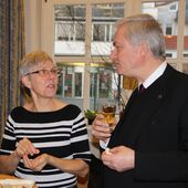 Annette Sasse und Pastor Fricke im Gespräch